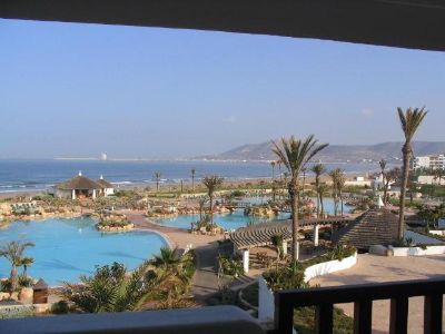 ca cé un ti hotel juste a la sortie de casablanca